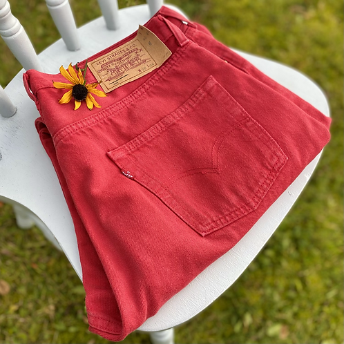 Red Levi’s W37 L31